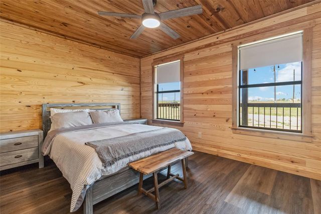 1591 Scull RD, Martindale, TX 78666