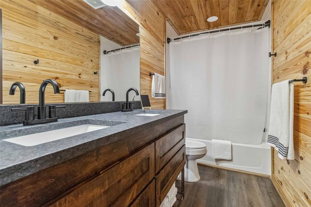 1591 Scull RD, Martindale, TX 78666
