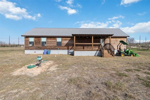 1591 Scull RD, Martindale, TX 78666