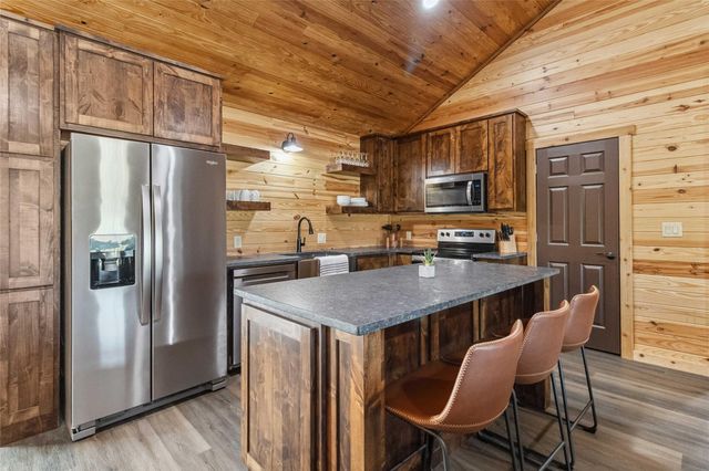 1591 Scull RD, Martindale, TX 78666