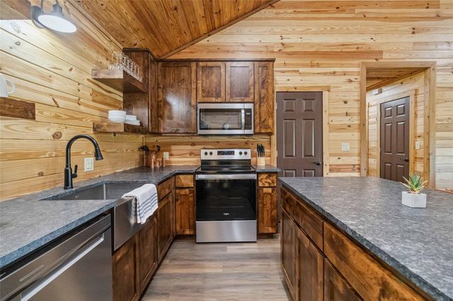 1591 Scull RD, Martindale, TX 78666