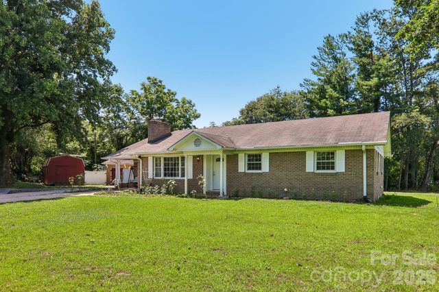 1153 Airport Road, Flat Rock, NC 28731