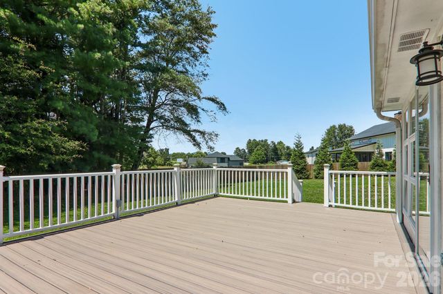 1153 Airport Road, Flat Rock, NC 28731