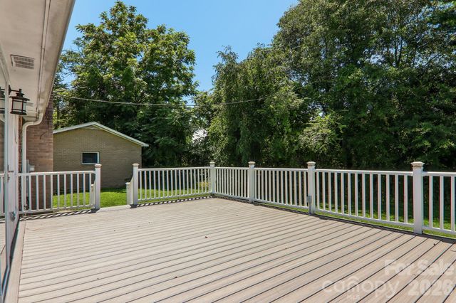 1153 Airport Road, Flat Rock, NC 28731