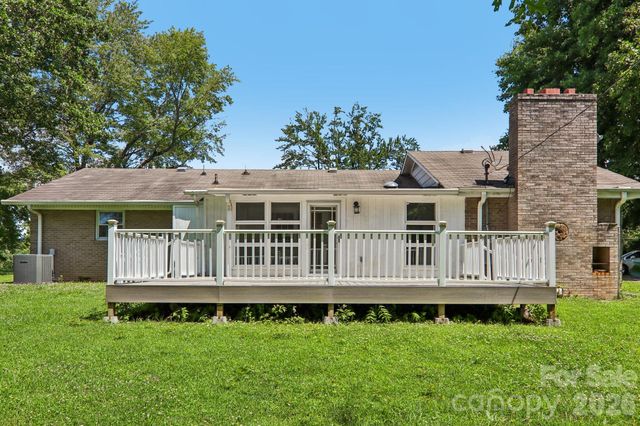 1153 Airport Road, Flat Rock, NC 28731