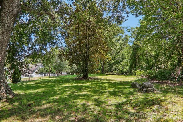 1153 Airport Road, Flat Rock, NC 28731