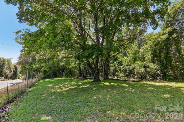 1153 Airport Road, Flat Rock, NC 28731