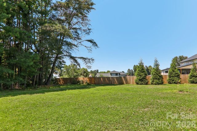 1153 Airport Road, Flat Rock, NC 28731
