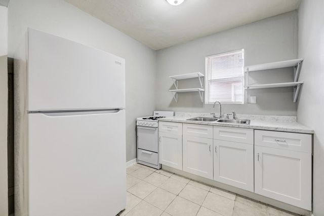 2202 Park Street 12, Houston, TX 77019