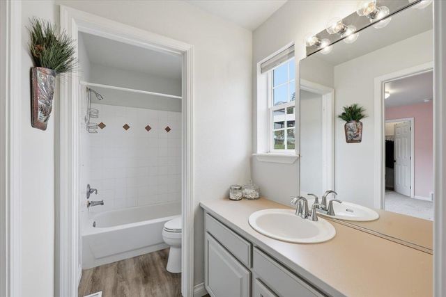 8704 E Parkside Ln, Spokane, WA 99217