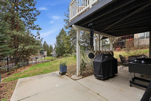 8704 E Parkside Ln, Spokane, WA 99217