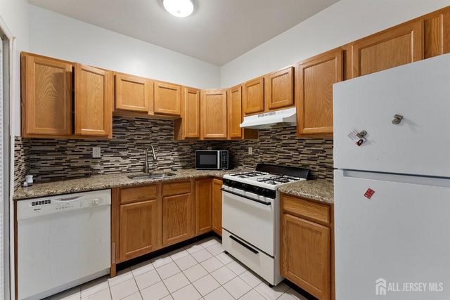 128 Remsen Avenue A, New Brunswick, NJ 08901