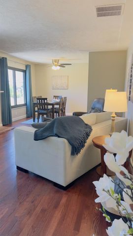 4842 E Simpson Avenue, Fresno, CA 93703