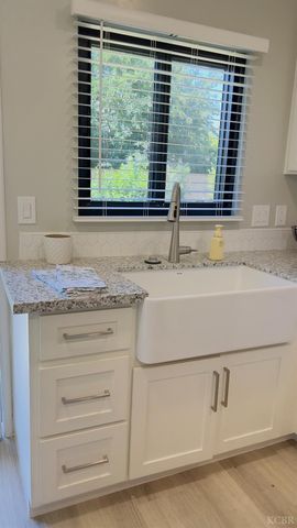 4842 E Simpson Avenue, Fresno, CA 93703
