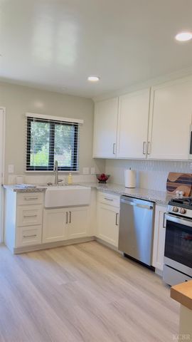 4842 E Simpson Avenue, Fresno, CA 93703