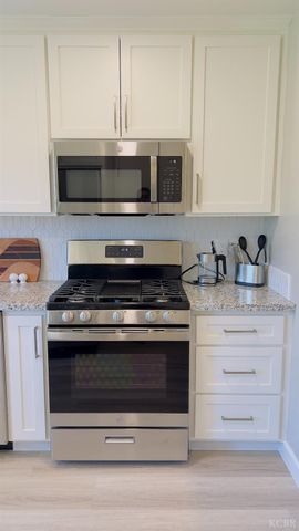4842 E Simpson Avenue, Fresno, CA 93703