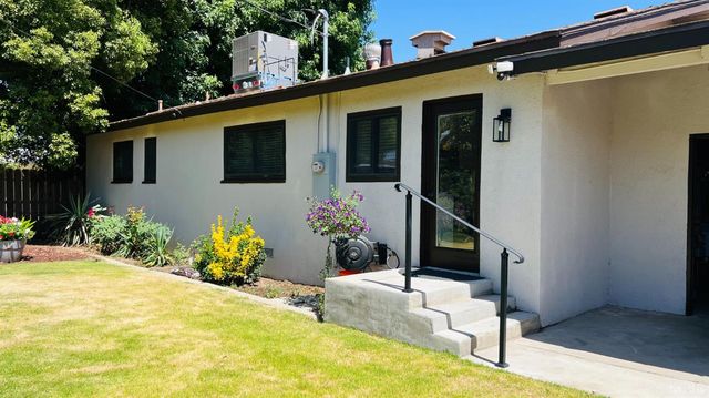 4842 E Simpson Avenue, Fresno, CA 93703