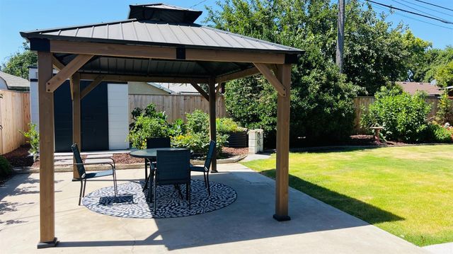 4842 E Simpson Avenue, Fresno, CA 93703