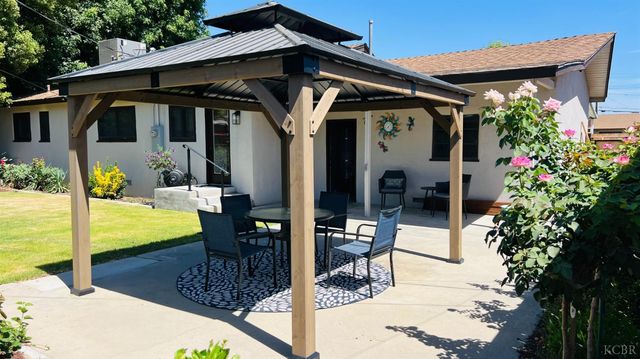 4842 E Simpson Avenue, Fresno, CA 93703