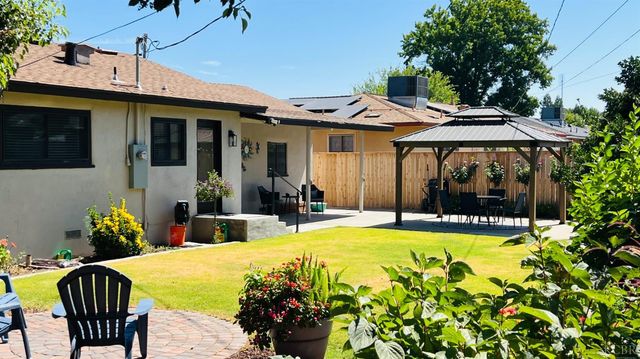 4842 E Simpson Avenue, Fresno, CA 93703