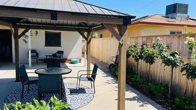 4842 E Simpson Avenue, Fresno, CA 93703
