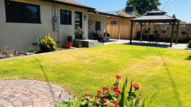 4842 E Simpson Avenue, Fresno, CA 93703
