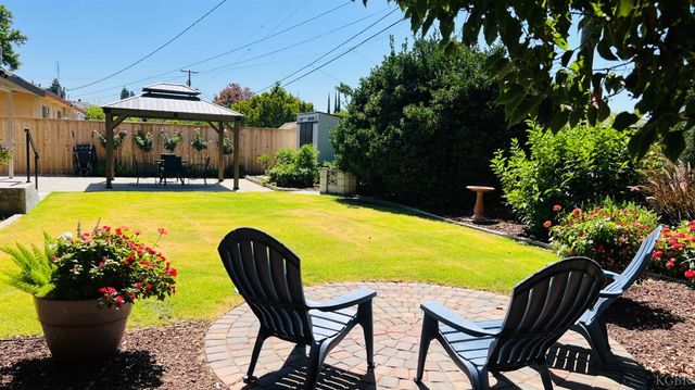 4842 E Simpson Avenue, Fresno, CA 93703