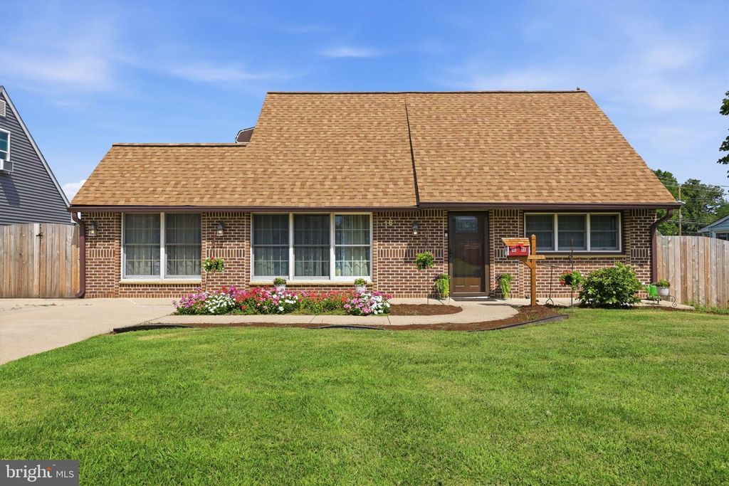 16 PARKSIDE CIR, LEVITTOWN, PA 19056 — photo 3