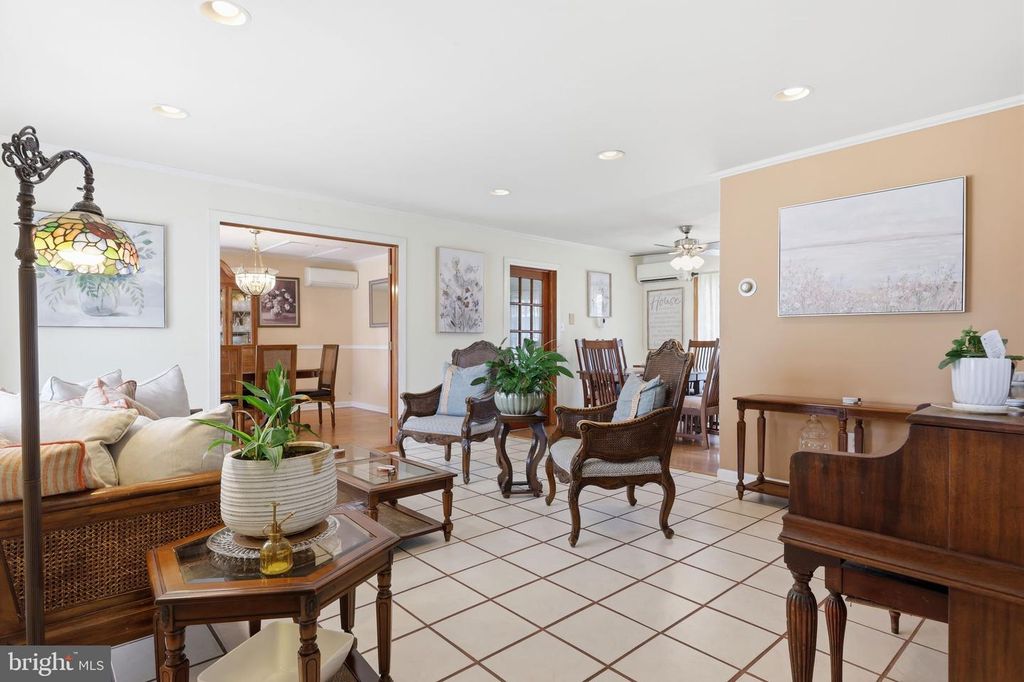 16 PARKSIDE CIR, LEVITTOWN, PA 19056 — photo 5