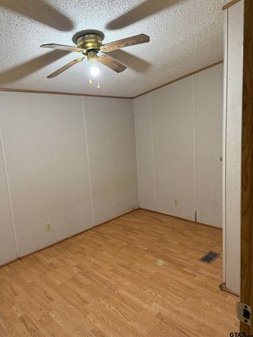4654 Skyline Dr., Chandler, TX 75758