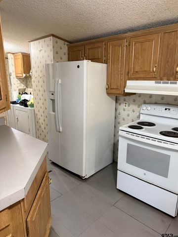 4654 Skyline Dr., Chandler, TX 75758