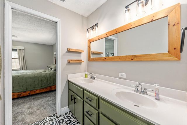 986 SE 57TH AVENUE, Ocala, FL 34480