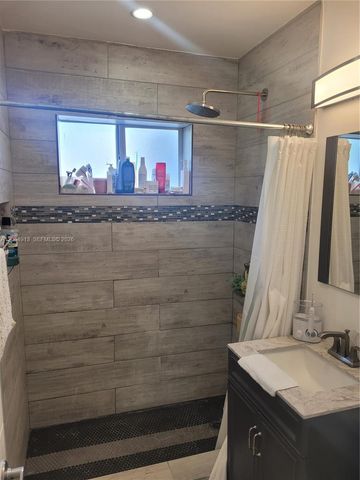14280 NE 11th Ave, North Miami, FL 33161