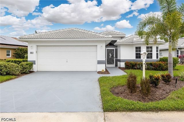 2021 Embarcadero WAY, North Fort Myers, FL 33917