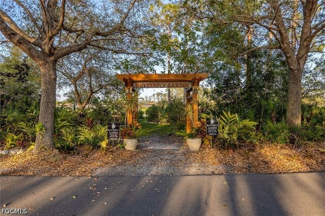 2021 Embarcadero WAY, North Fort Myers, FL 33917