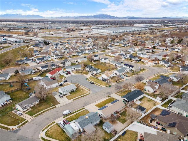 64 N 250 W, Clearfield, UT 84015