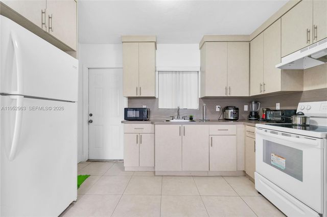 9 W 16 St 9, Hialeah, FL 33010