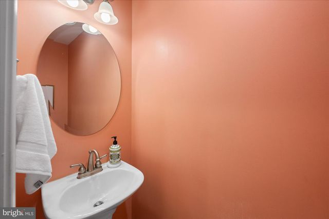 9328 GARDEN CT, Potomac, MD 20854