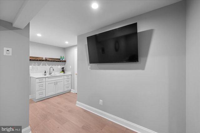 9328 GARDEN CT, Potomac, MD 20854
