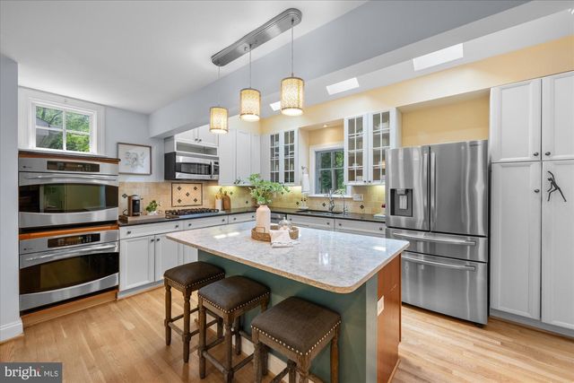 9328 GARDEN CT, Potomac, MD 20854
