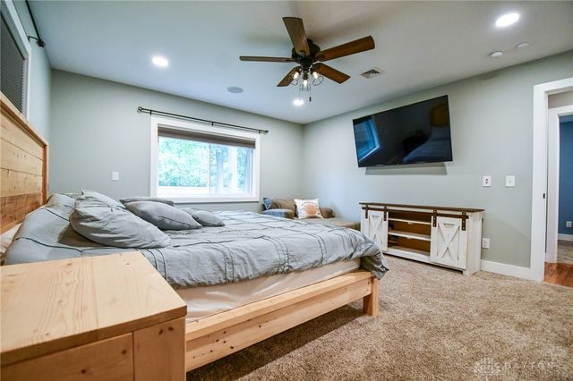 7821 Lois Circle, Miami Twp, OH 45459