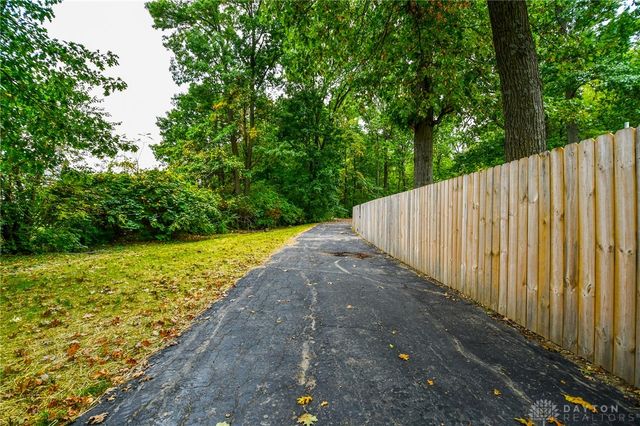 7821 Lois Circle, Miami Twp, OH 45459