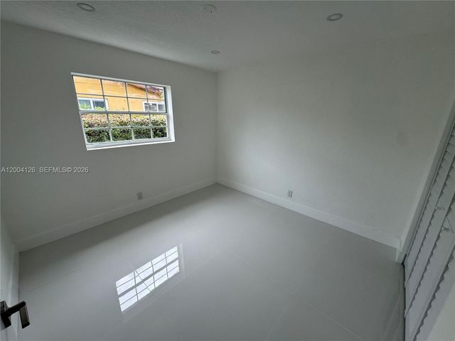 8064 W 14th Ave, Hialeah, FL 33014