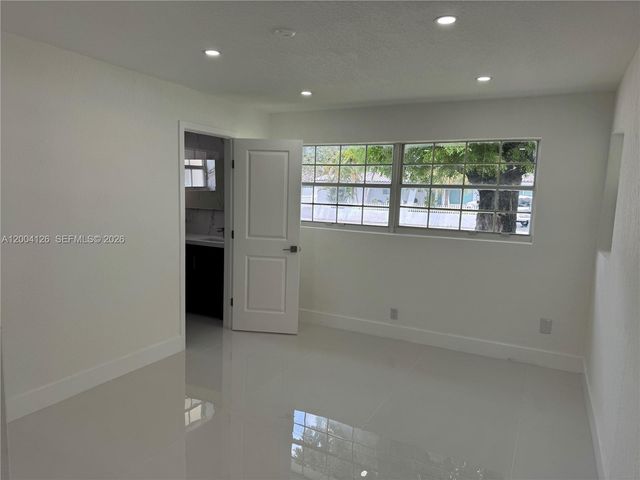 8064 W 14th Ave, Hialeah, FL 33014