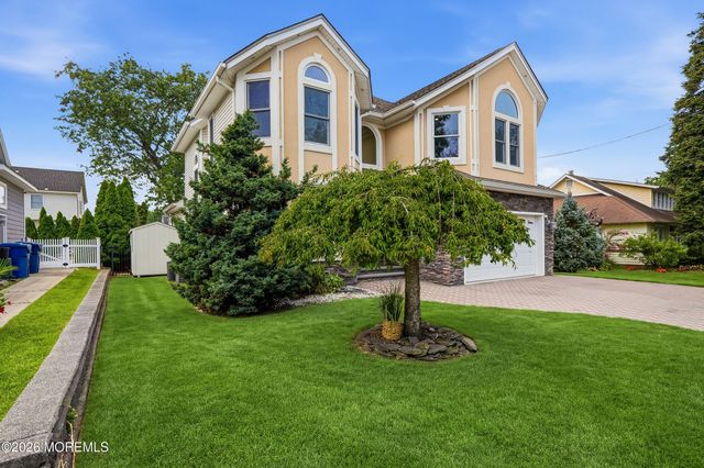 646 Compass Avenue, Beachwood, NJ 08722