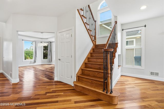 646 Compass Avenue, Beachwood, NJ 08722