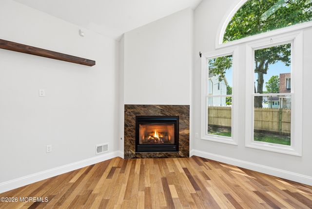 646 Compass Avenue, Beachwood, NJ 08722