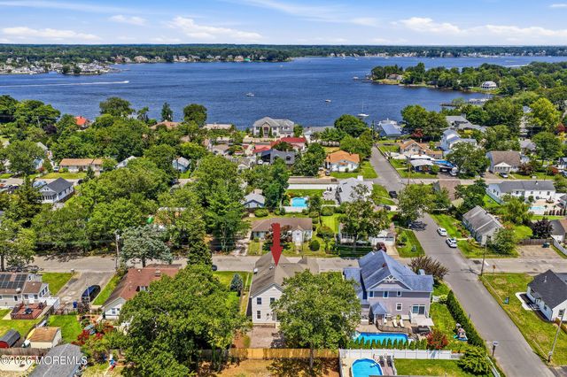 646 Compass Avenue, Beachwood, NJ 08722