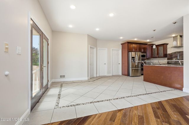 646 Compass Avenue, Beachwood, NJ 08722