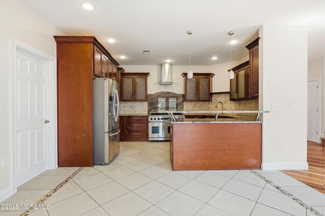 646 Compass Avenue, Beachwood, NJ 08722